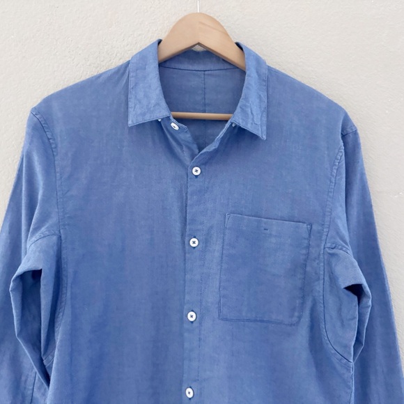 Lululemon All Town Buttondown Shirt Mens Med Blue Collared Classic Work Casual - Picture 6 of 12